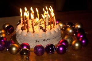 tarta de cumpleaños con velas