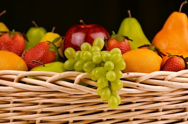 Frutas en una cesta